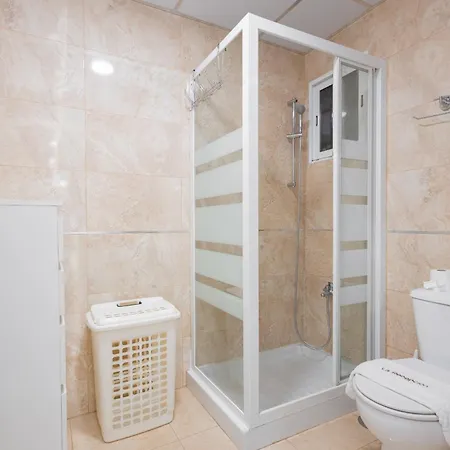 C34 Cosy 4 Bdr Close To Maria Zambrano Apartment