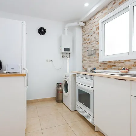 C34 Cosy 4 Bdr Close To Maria Zambrano Apartment *