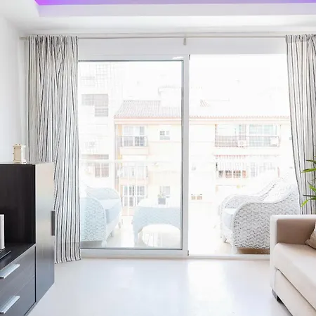 C34 Cosy 4 Bdr Close To Maria Zambrano Malaga